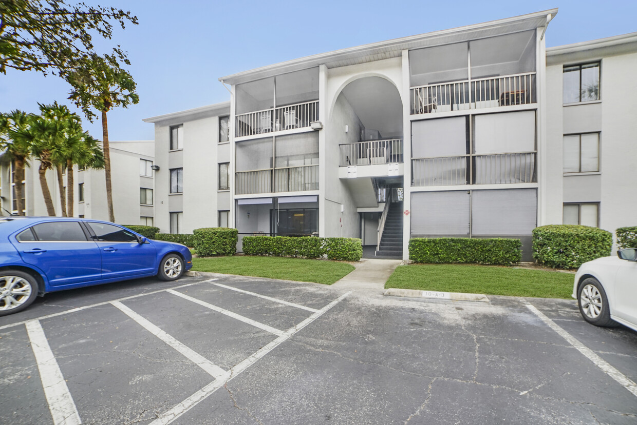 Foto principal - 1011 S Pine Ridge Cir