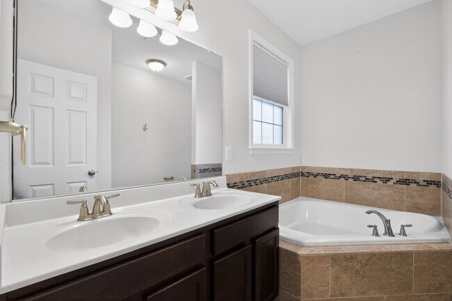 Building Photo - 3256 Truffle Glen Pl