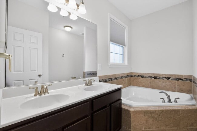 Foto del edificio - 3256 Truffle Glen Pl