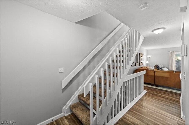 Building Photo - 80 Canter Ln