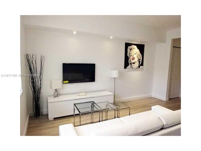 Building Photo - 653 Michigan Ave