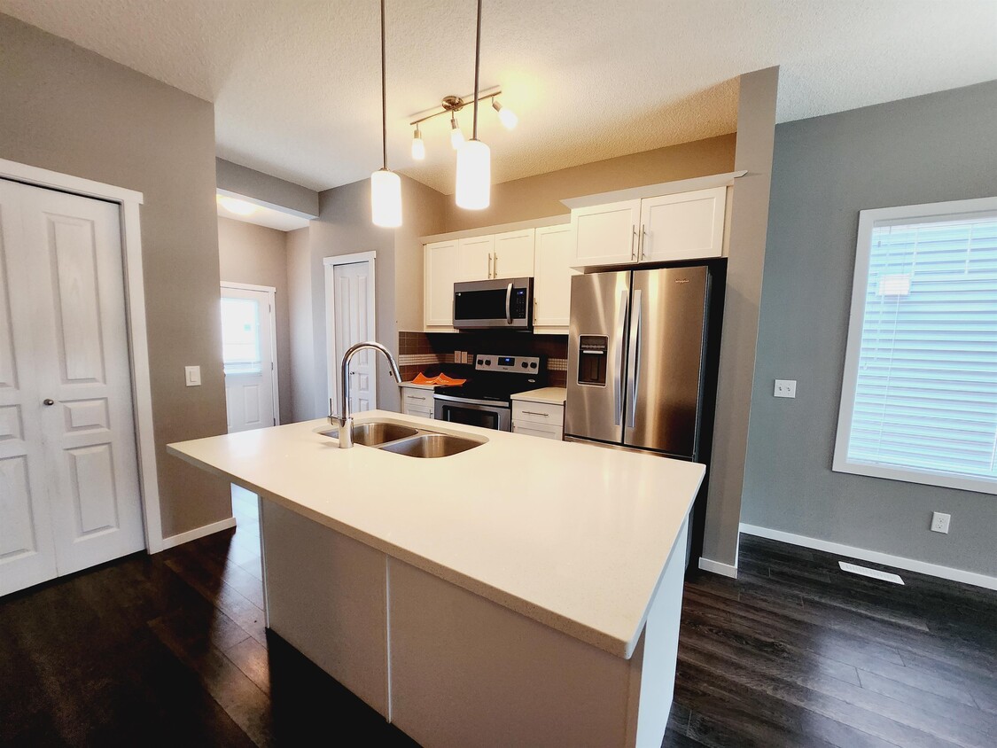 Photo principale - 8209-8217 217 St NW