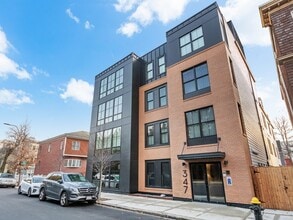 Building Photo - 347 Maverick St