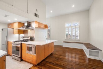 Building Photo - 420 Medford St