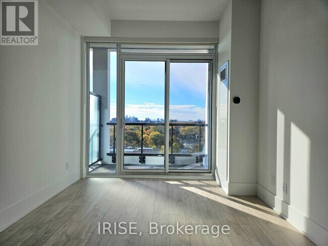 Photo du bâtiment - 115 Denison Ave