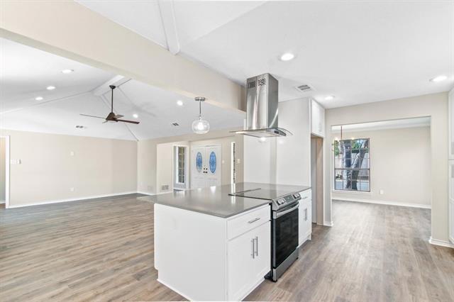 Building Photo - 15110 Leafy Ln