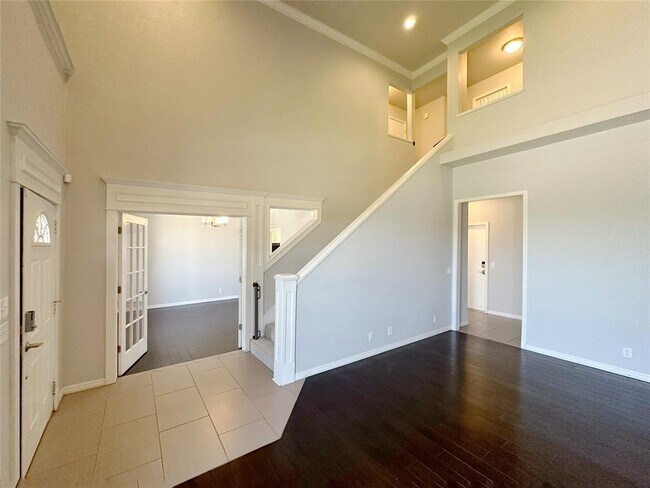 Building Photo - 2812 Eaton Dr