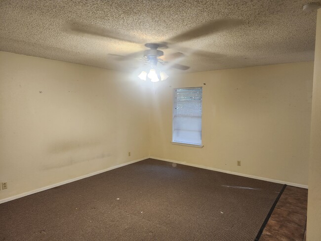 Building Photo - 4710 Edinburgh Dr