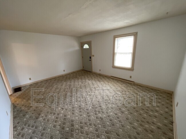 Building Photo - 10443 Burlington Rd
