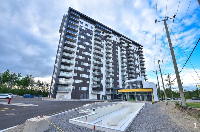 Building Photo - 12065 Rue de Blois