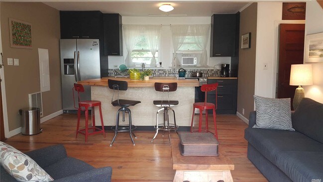 669 Peconic Bay Blvd Riverhead Ny 11901 House For Rent In Building Photo 669 Peconic Bay Blvd