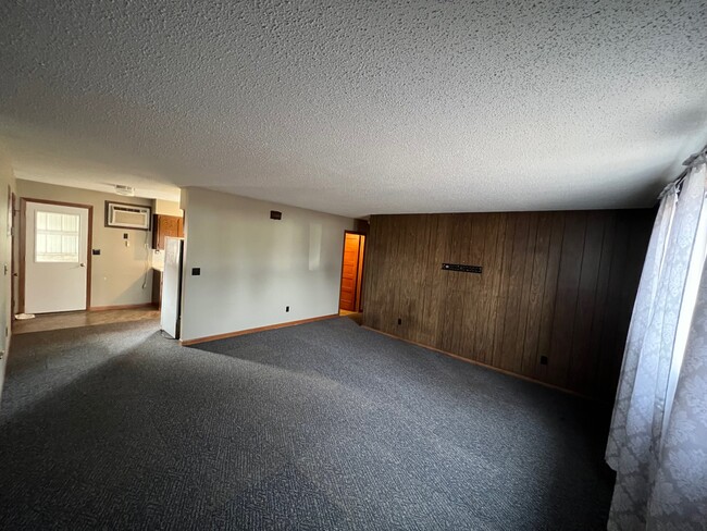 MASSIVE living room has room for all of your furniture! Bring it on! - 500 Sunrise Ln