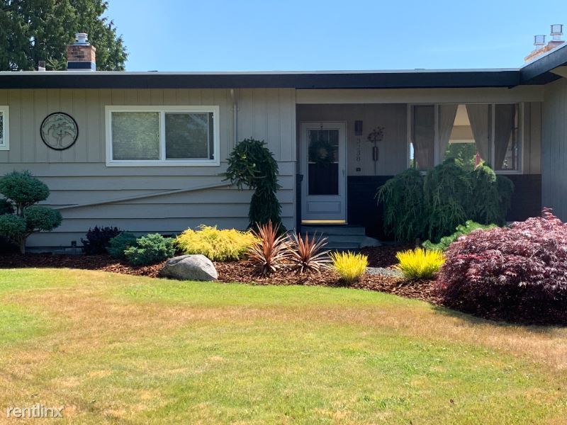 Primary Photo - 3 br, 3 bath House - 3238 Viewcrest Dr NE