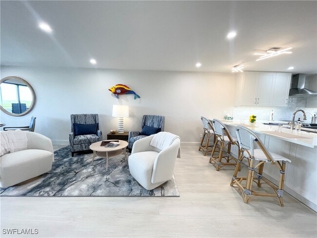 Building Photo - 12945 Vanderbilt Dr