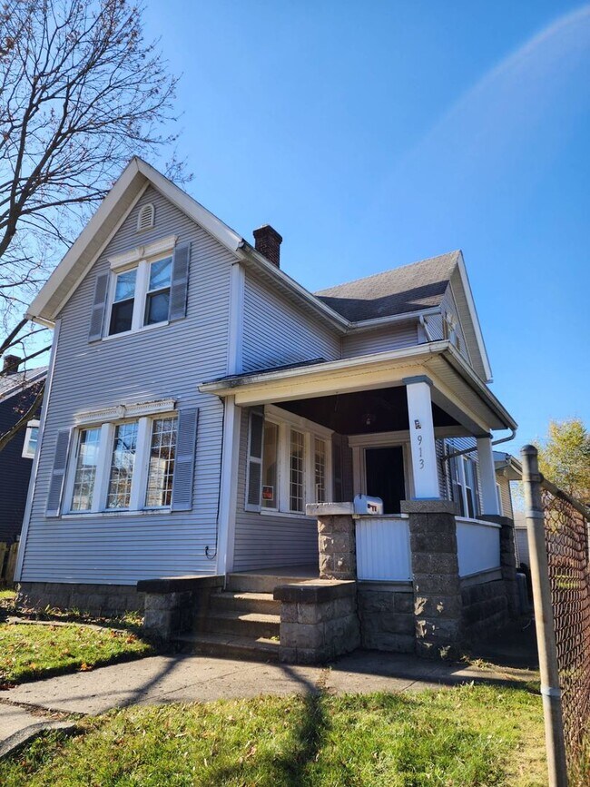 Building Photo - BELOW MARKET RENT!