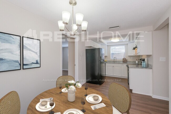Building Photo - 7301 Moravian Dr