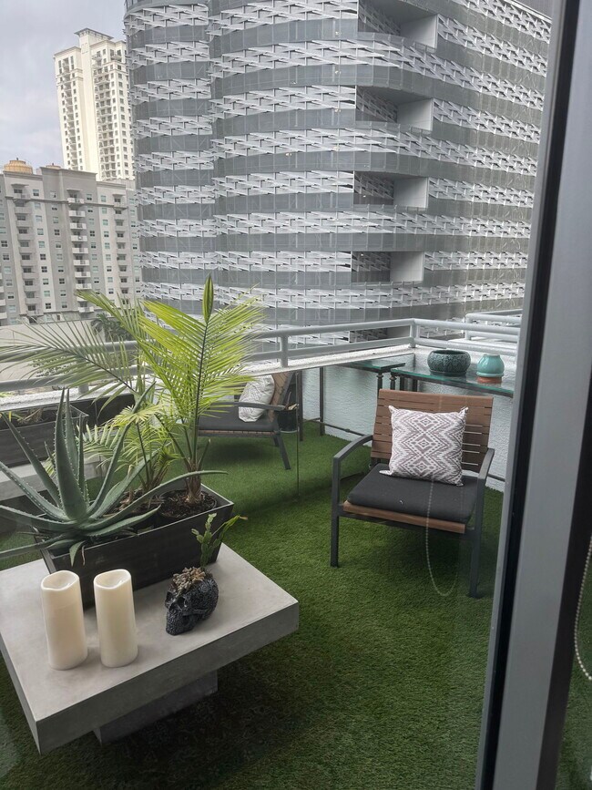 Foto del edificio - 1050 Brickell Ave