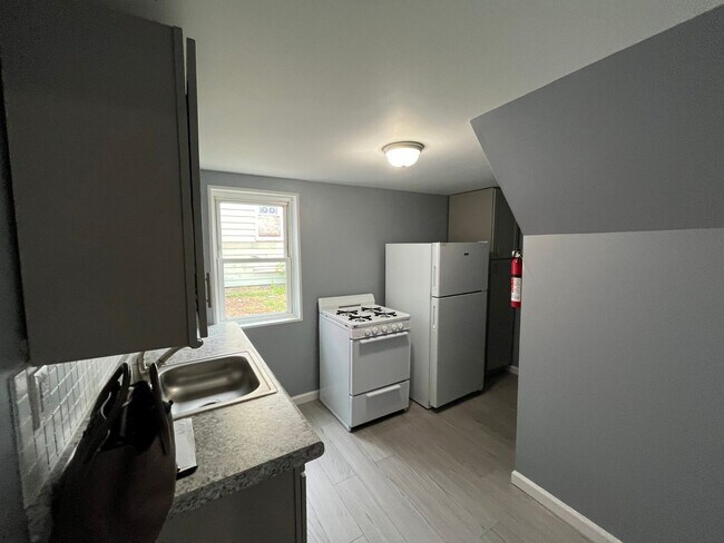 Building Photo - 401 N 11th St