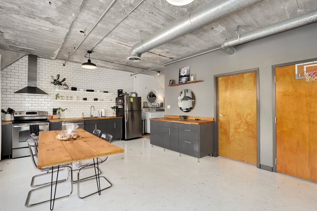Foto principal - 238 Peters St SW