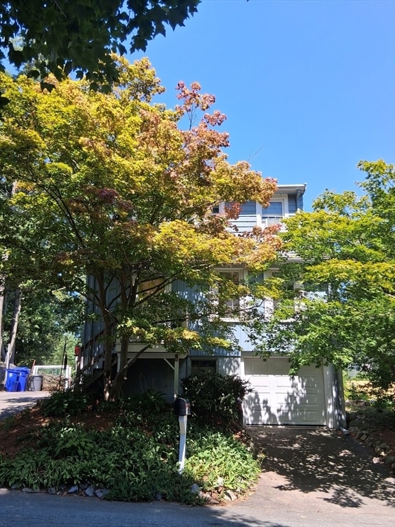 Building Photo - 76 E Shore Rd