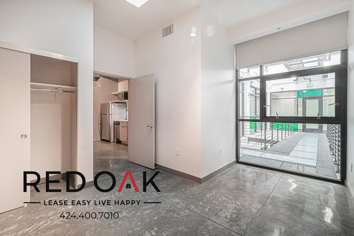 Foto principal - 430 S Broadway