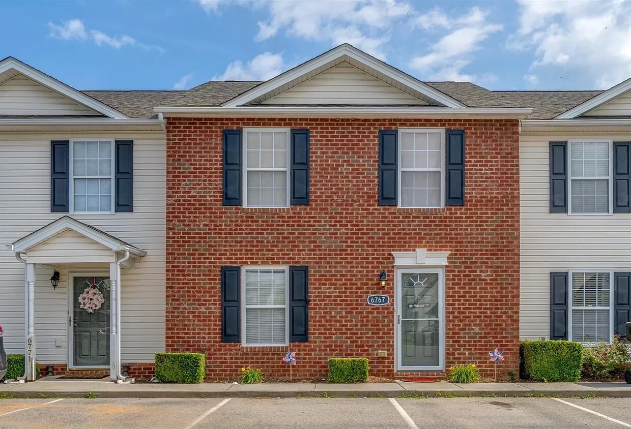 Foto principal - 6767 Woodcreeper Drive