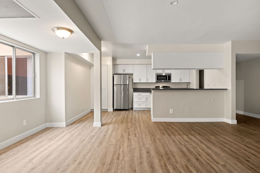 Jaclyn Terrace Apartments 11922 Weddington St Valley Village, CA