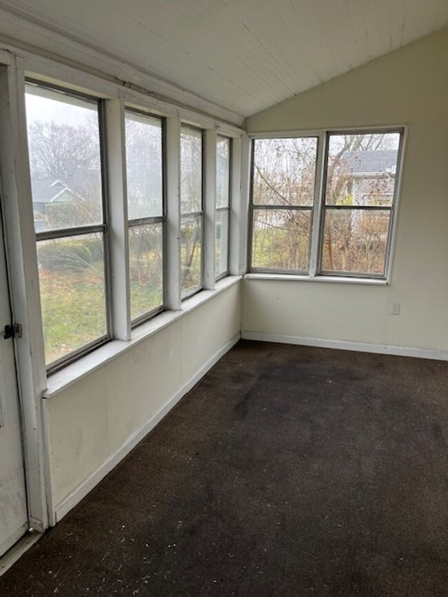 Foto del edificio - Cozy Multi-Level Living Close to Downtown