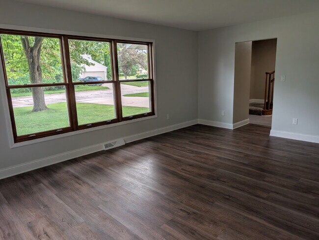 Foto del edificio - Spacious 4 bedroom 3 bathroom family home in Neenah