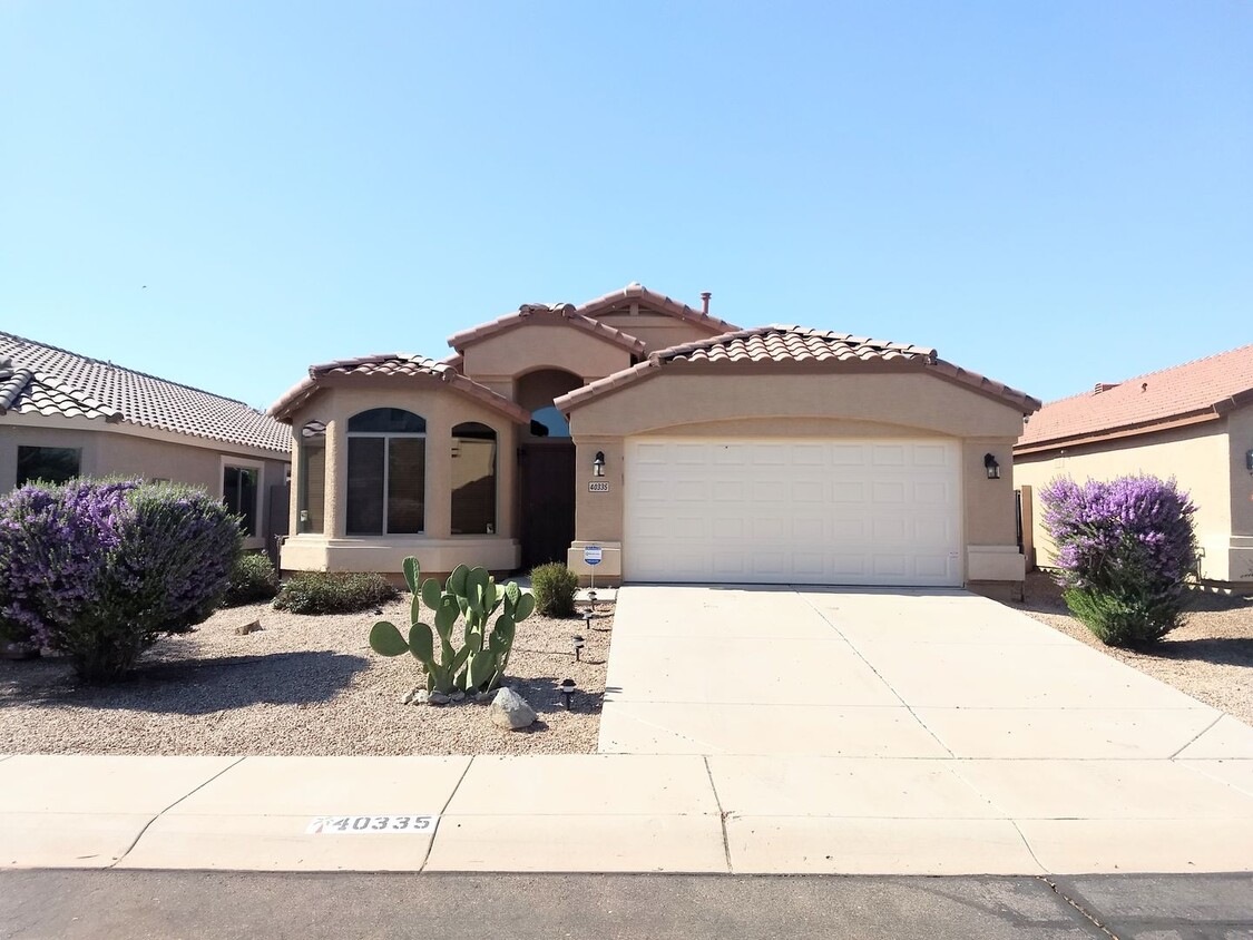 Foto principal - Beautiful Maricopa 3 Bedroom 2 Bath Home