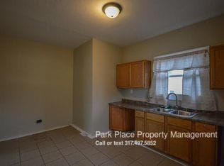 Building Photo - 1209 N Parker Ave