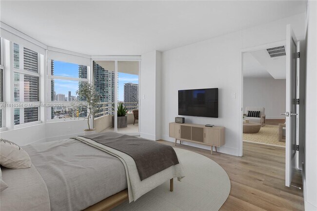 Foto del edificio - 555 NE 34th St