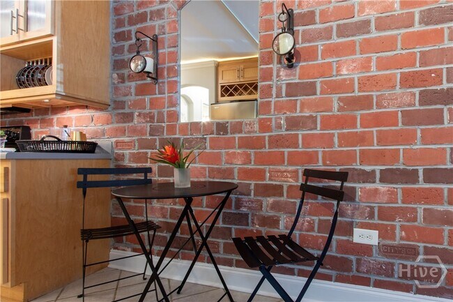 Foto del edificio - 760 E Campus Rd