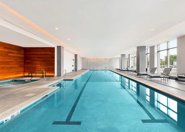 Building Photo - 75 Park Ln S