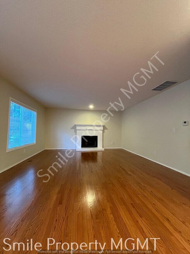 Foto del edificio - 6109 Summer Woods