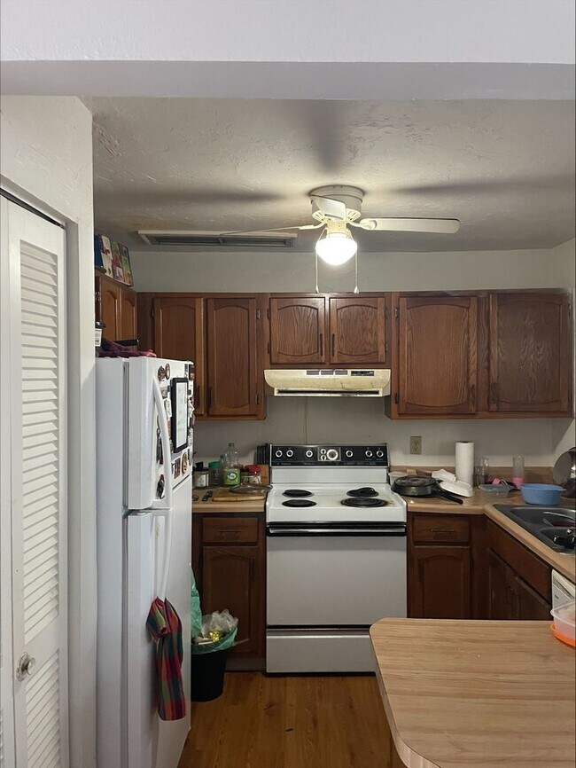 Foto del edificio - Location, location, location! 1226 SF Unit...