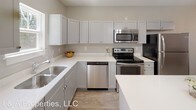 Foto principal - 200 Monarch Pl