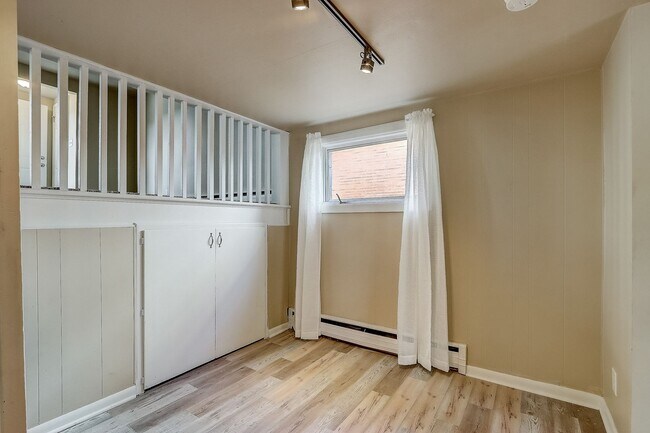 Building Photo - 3578
