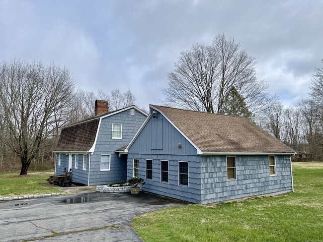 Building Photo - 260 CT-2