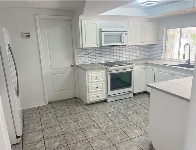 Foto del edificio - 11631 Seminole Dr