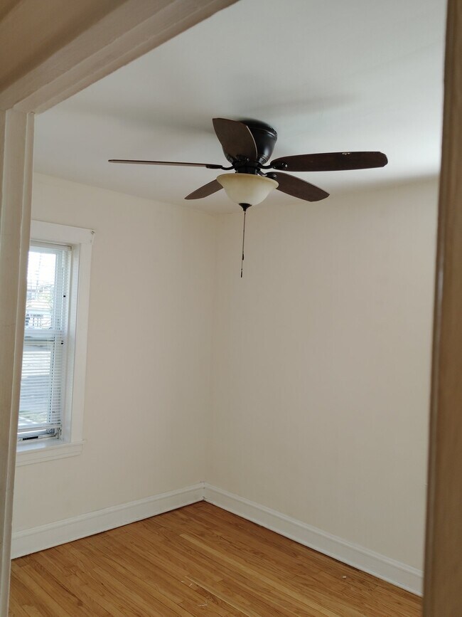 Foto del edificio - 3235 N Lockwood Ave