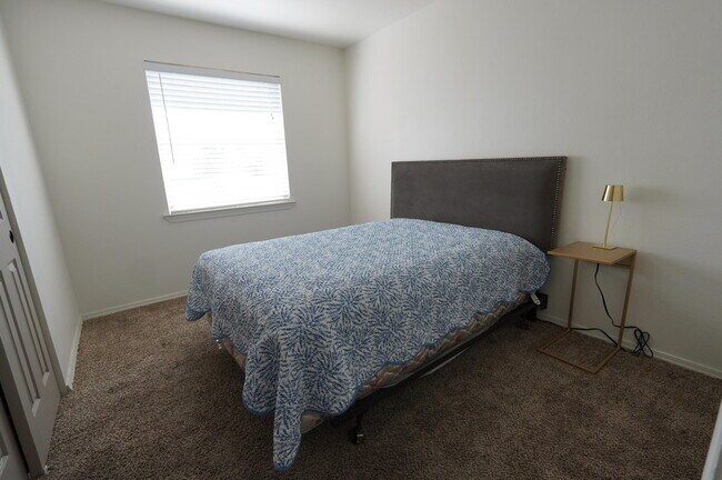 Foto del edificio - 6501 Dungan St NE