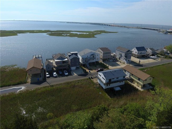 Foto del edificio - 1368 E Mallard Dr