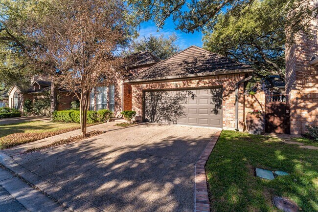 Foto del edificio - 3-BEDROOM IN LINCOLN HEIGHTS, ALAMO HEIGHT...