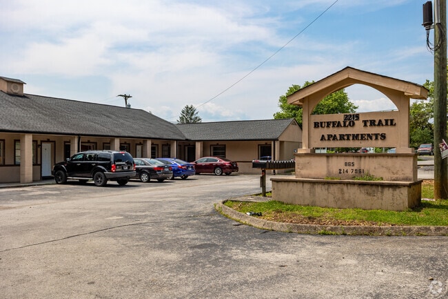 Building Photo - 2215 Buffalo Trl