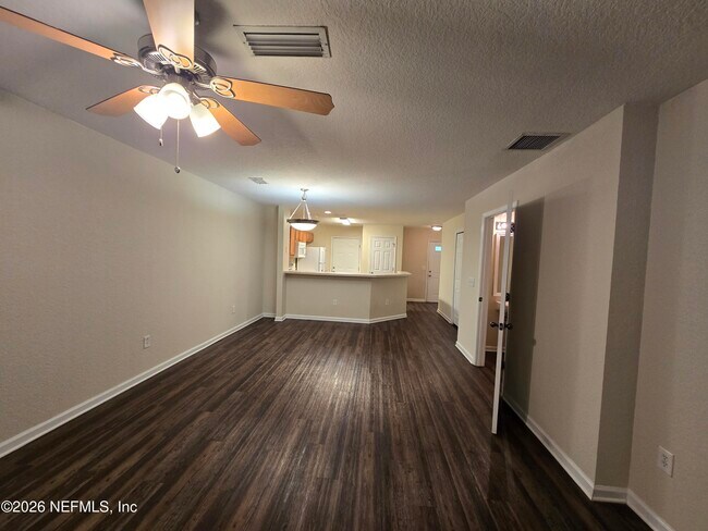 Foto del edificio - 8550 Argyle Business Loop