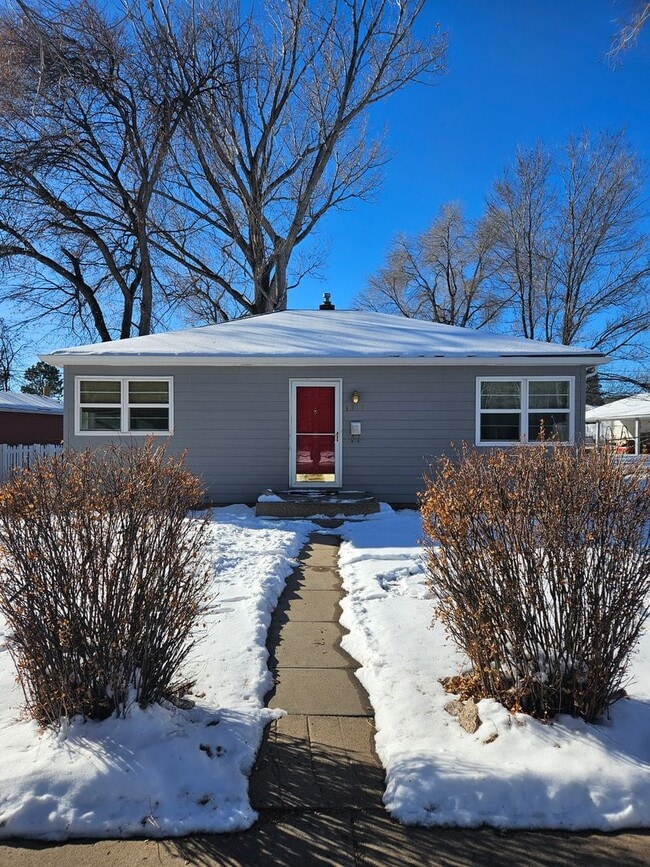 Building Photo - 4317 Meadowwood Dr