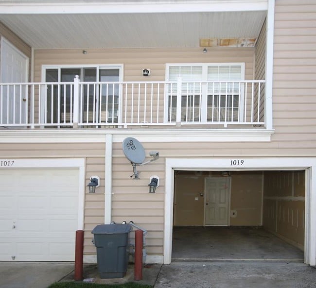 Building Photo - 1019 Treeland Way