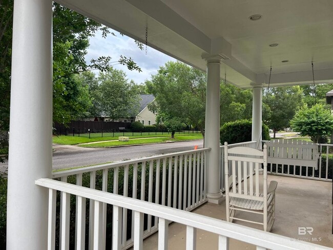 Building Photo - 10162 Papas St