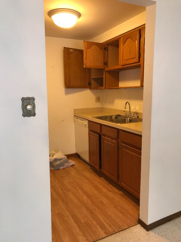 Building Photo - 88 Wellington Ct
